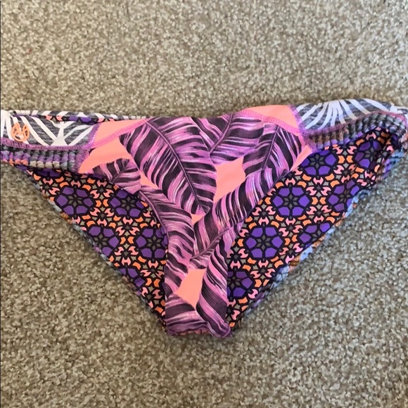 Reversible bikini bottoms - Picture 3 of 4